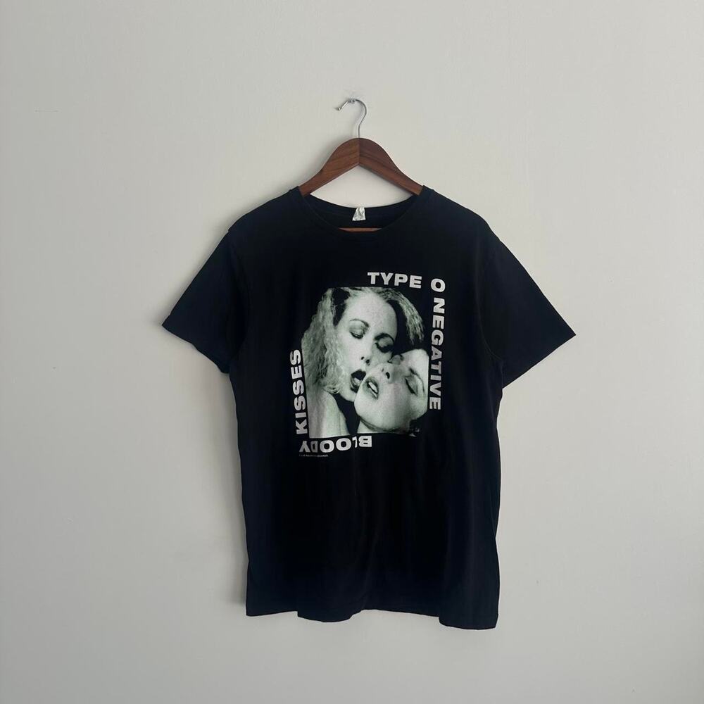 Vintage y2k Type O Negative Bloody Kisses Gothic Metal Tee